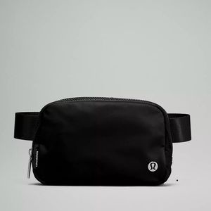 Lululemon Everywhere Belt Bag 1L Black